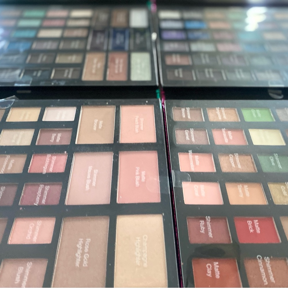2 Makeup Pallets - Picture 7 of 11